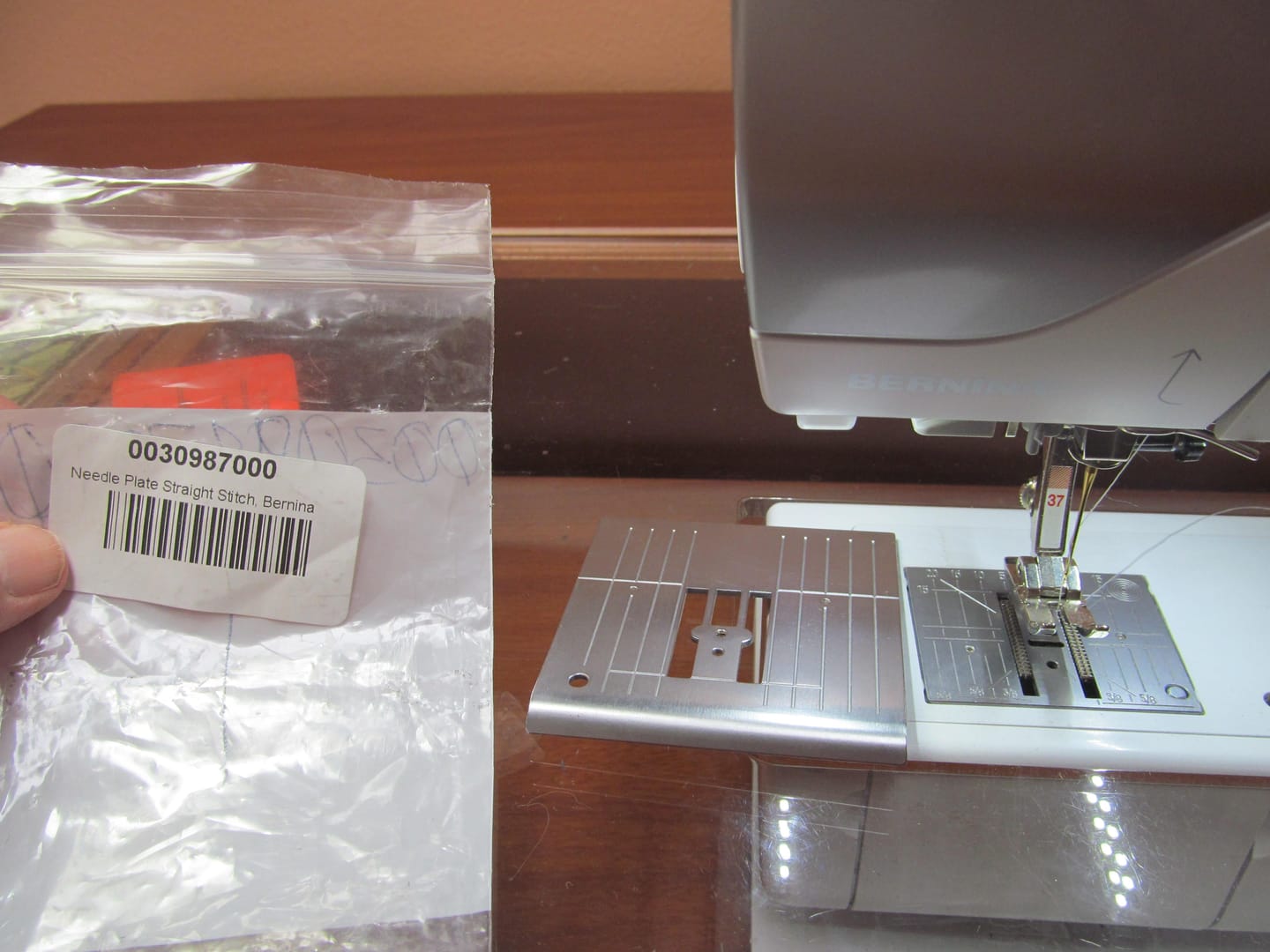 Customer photo review of Needle Plate Straight Stitch, Bernina #0030987000