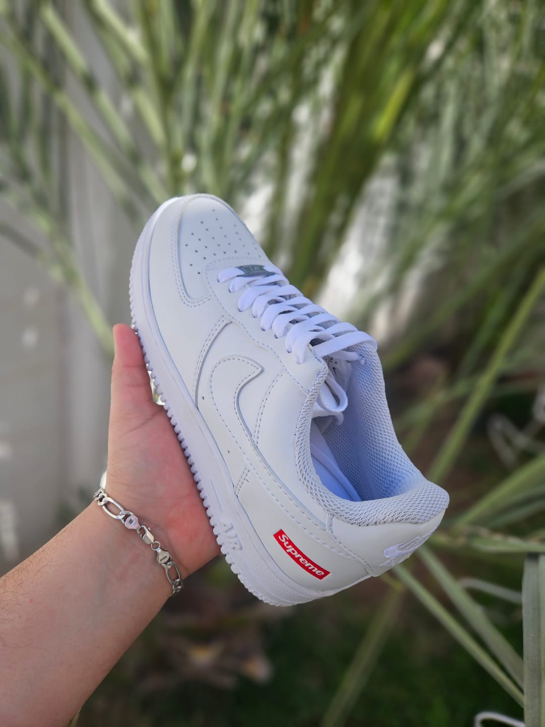 Customer photo review of Tenis Air Force 1 Blanco Supreme 1.1 Premium