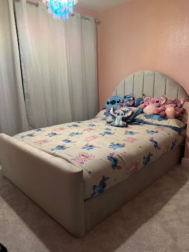 Customer photo review of Mickey Kids Chesterfield Bed