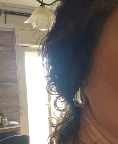 Customer photo review of Orecchini Virgola