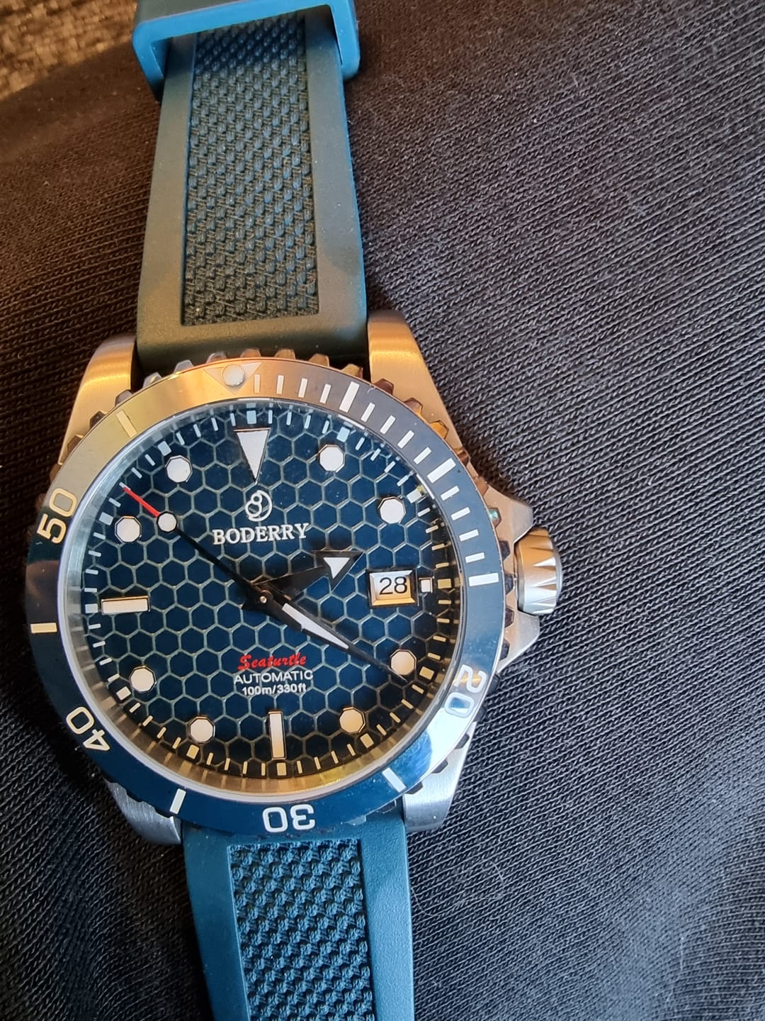 Customer photo review of SEATURTLE.OCEAN(TITANIUM) - Automatic Titanium Diver Watch | Sea Blue