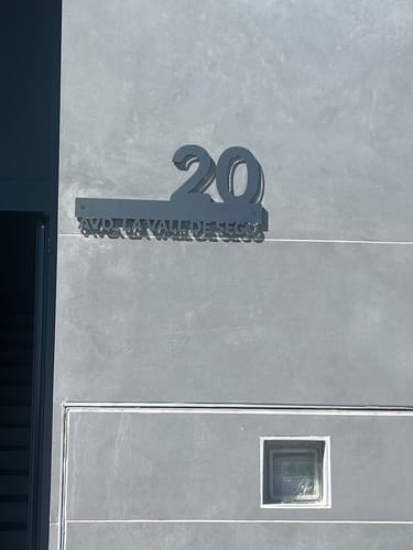 Customer photo review of Numero civico e testo sagomato modello Line 02 Acrilico