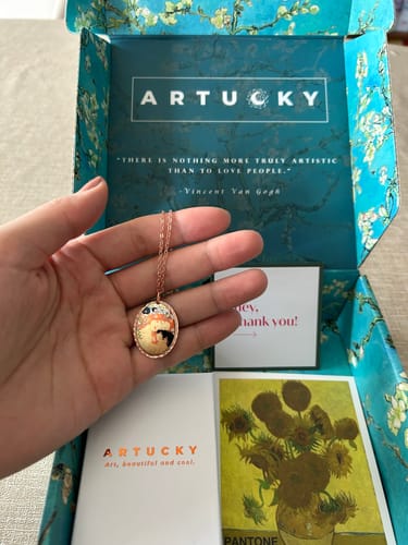 Customer photo review of Gustav Klimt Mother and Child Tablo Tasarım Kolye