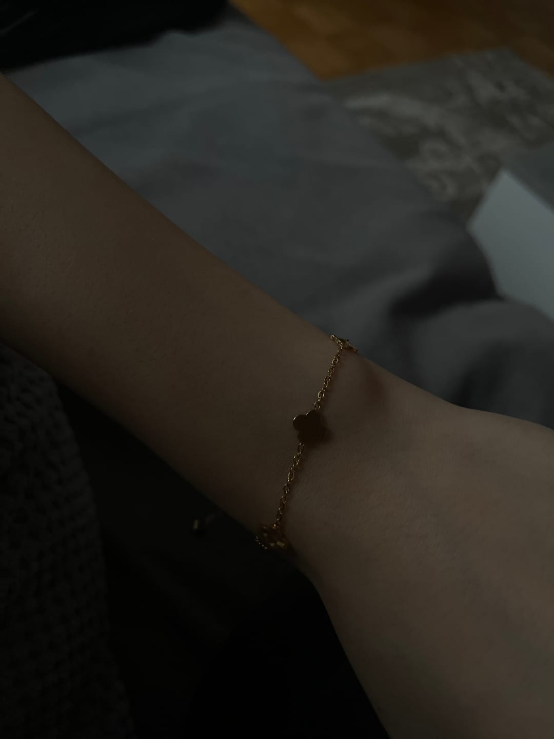 Customer photo review of Clover Armband | 18K vergoldet