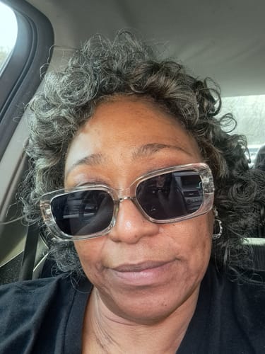 Customer photo review of Omic LightenUp PLUS Exfoliating Papaya Body Wash with Shea Butter - 1000ml / 33.81 Oz