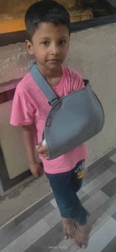 Customer photo review of Arm Pouch Sling (Mild Support)| Provides Support to the Shoulder & Arm (Grey)