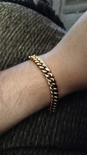 Reseña con foto de un cliente sobre Pulsera Cuban Oro 8mm