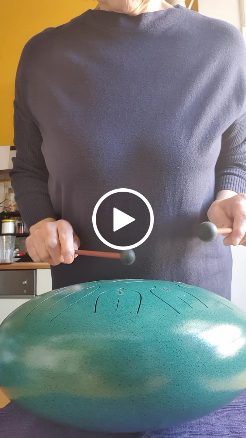 Customer video review of Sonodrum Zungentrommel - "Standard" - Handgefertigt - 30cm - 11 Zungen - D-Dur