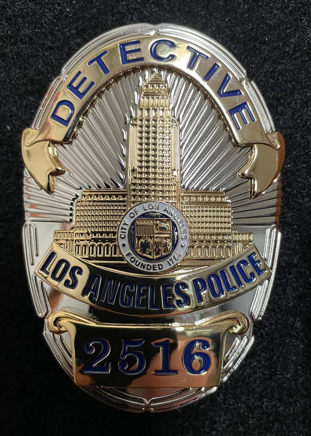 Customer photo review of LAPD Los Angeles Police Detective Badge Solid Copper Replica Movie Props With Number 2516