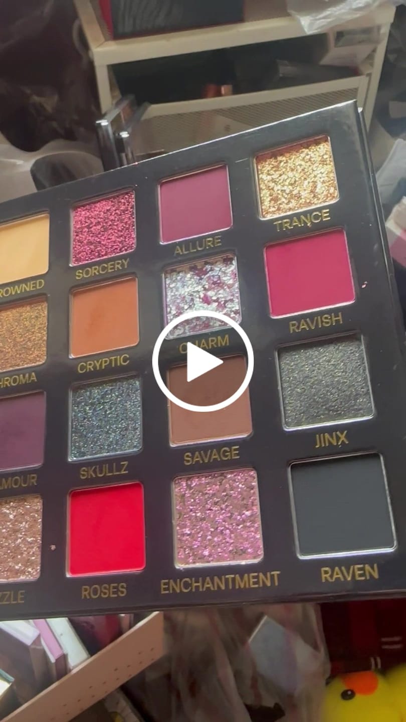 Customer video review of Skullz & Roses Metallic Multichrome Eyeshadow Palette ( IN STOCK )
