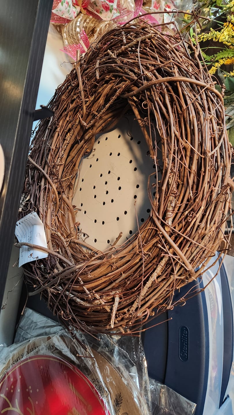 Customer photo review of 14" Oval Grapevine Wreath - DECOE-033