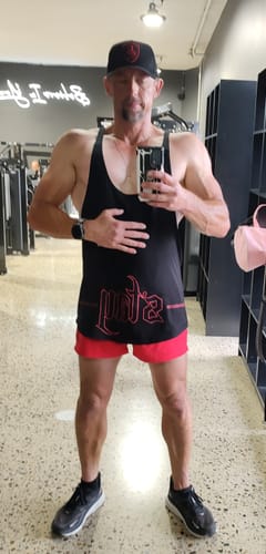 Customer photo review of Hollow T-Back - gym singlet tanktop Stringer  - Black/Red