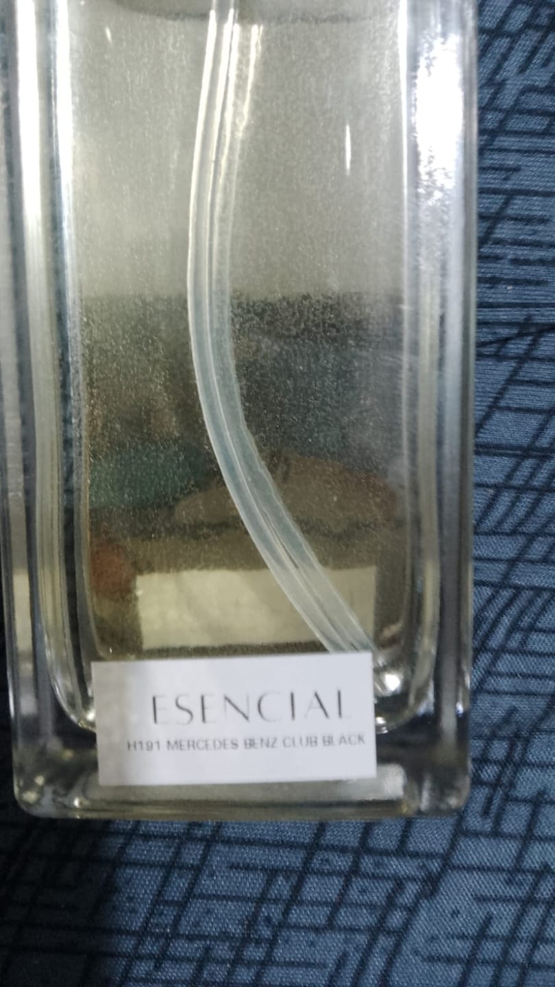 Customer photo review of H224 Inspirado en: Layton - Parfums de Marly