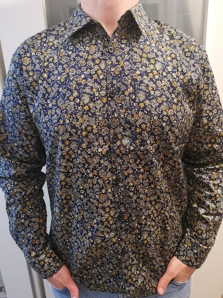 Customer photo review of Herren Langarmhemd mit Vintage-Blumenmuster
