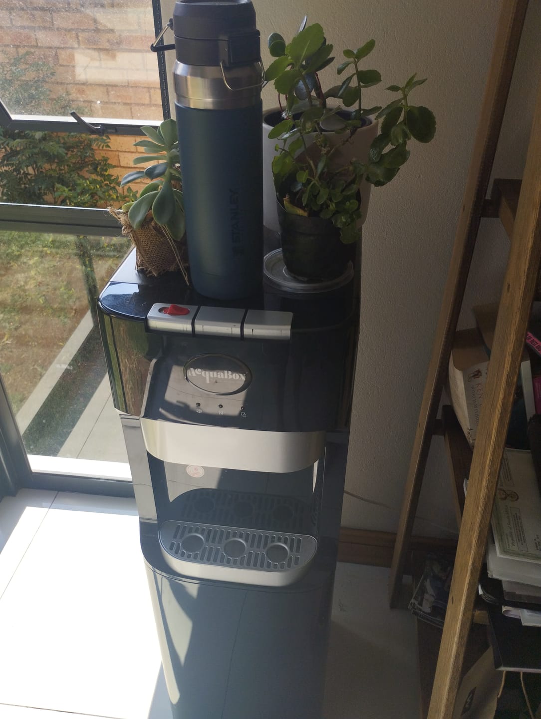 Customer photo review of AcquaBox ®️ 20L Mineral Water AcquaCooler Refill