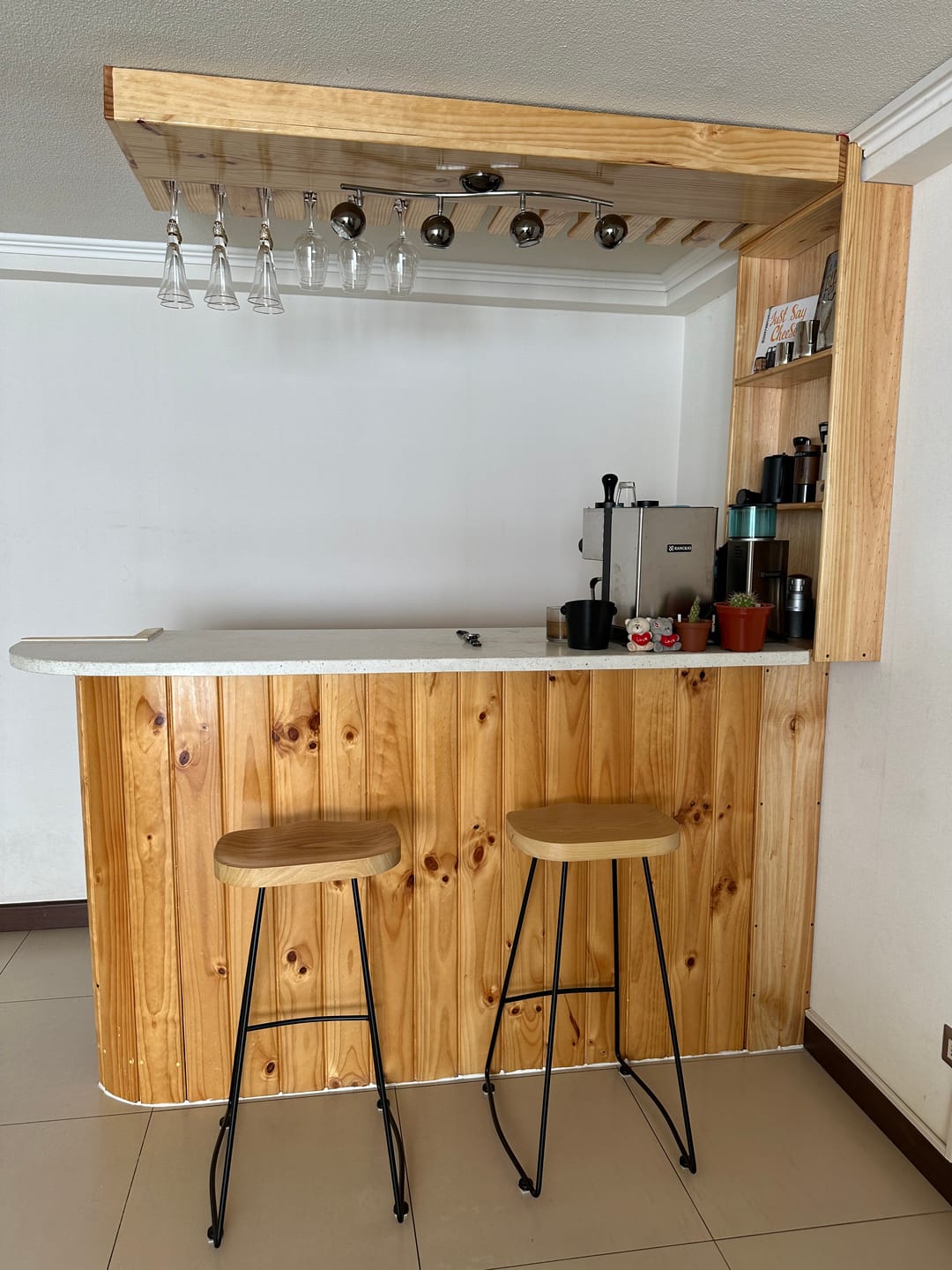 Customer photo review of Taburete alto City Natural