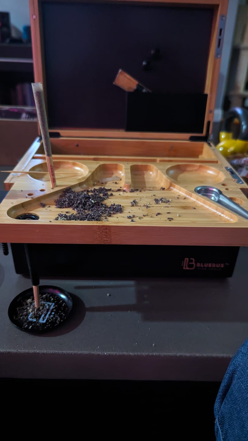 Customer photo review of DISCOVERY Storage stash Box Black