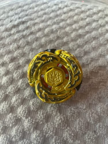 Customer photo review of Takara Tomy Gold L Drago Beyblade Destructor Destroy DF105LRF