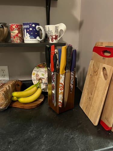 Customer photo review of Acacia Hardwood Rotating Magnetic Knife Block