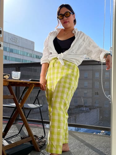 Customer photo review of Avery Pant | Limeade Chex