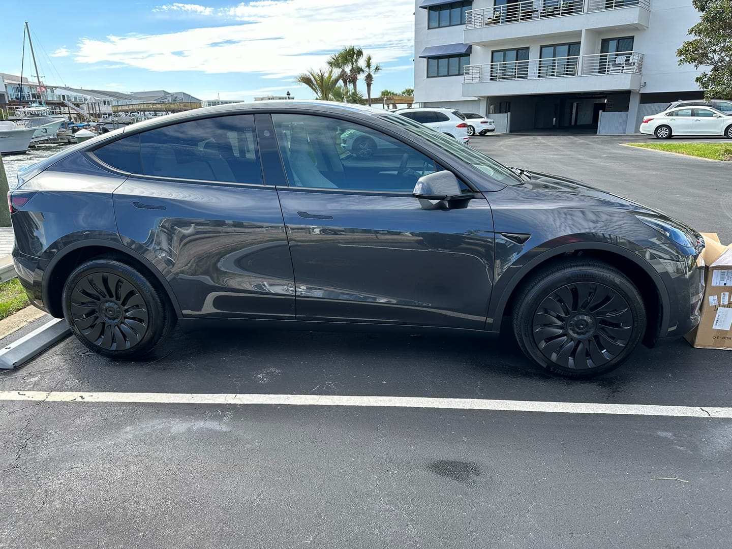 Customer photo review of TESPLUS 19'' Hurricane Style Wheel Cover for Model Y
