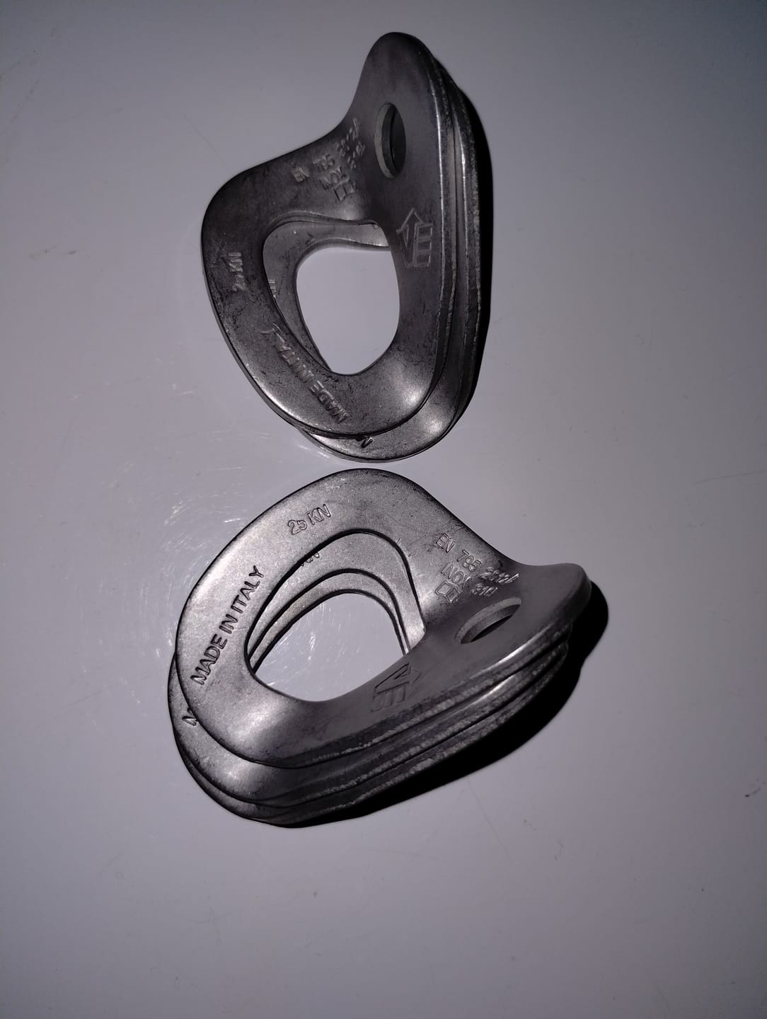 Customer photo review of 10mm (3/8") bolt hanger, 316 Stainless, 3mm thickness