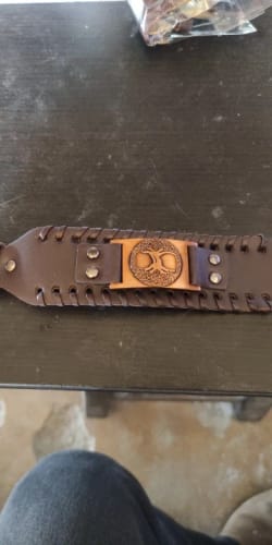 Customer photo review of Bracelet Viking Tendance avec Boussole Runique et Oiseau Divin