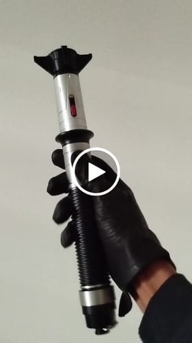 Customer video review of Skoll hero saber