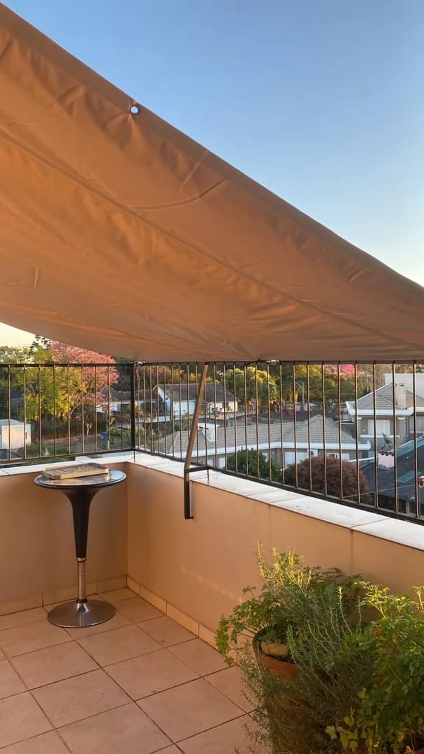 Customer photo review of Toldo de Sombreamento Portátil para Área Externa