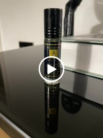 Customer video review of Ayat Blueberry Musk 6ml Alcohol Free Travel Size Roll On Arabian Perfume Oil