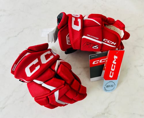 Customer photo review of CCM JetSpeed FT6 Junior Hockey Gloves