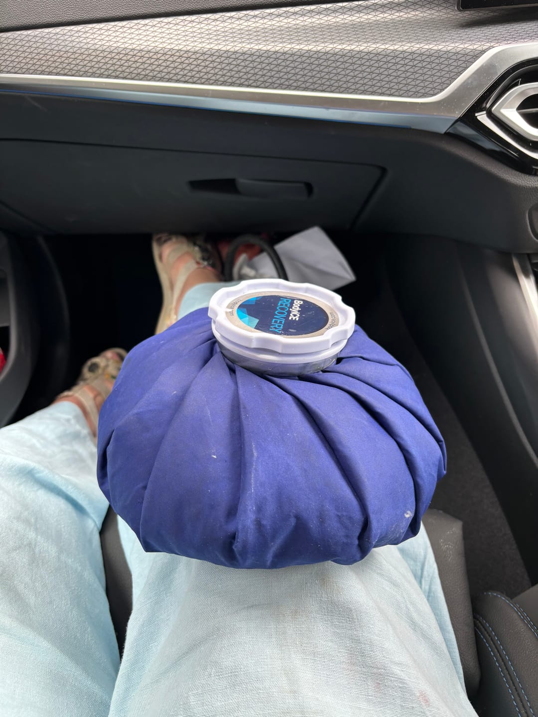 Customer photo review of Medium Universal Knee Ice Pack