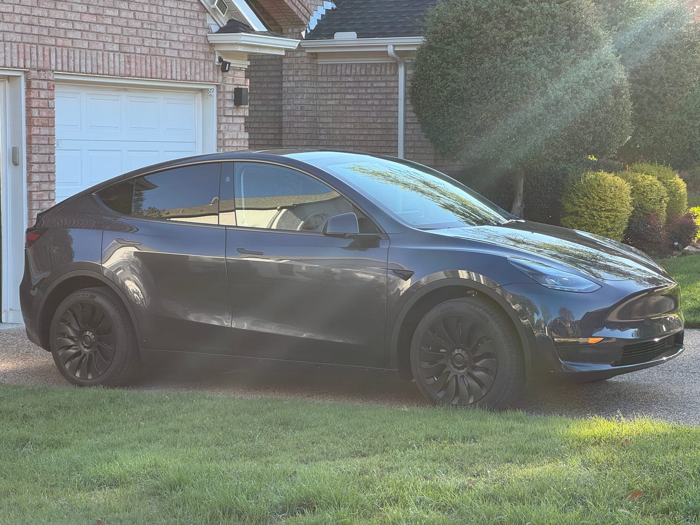 Customer photo review of TESPLUS 19'' Hurricane Style Wheel Cover for Model Y