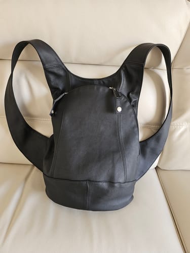 Customer photo review of Le Sac à dos Mela AppleSkin. Végane et Sécurisé