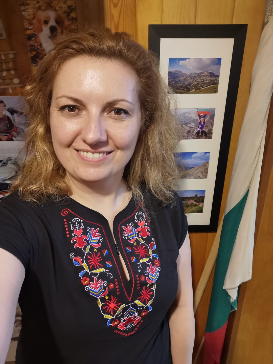 Customer photo review of Тениска с V деколте - "Самоковска"