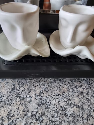 Customer photo review of Metall berührendes Gesicht, kreative Keramik-Kuss-Kaffeetasse