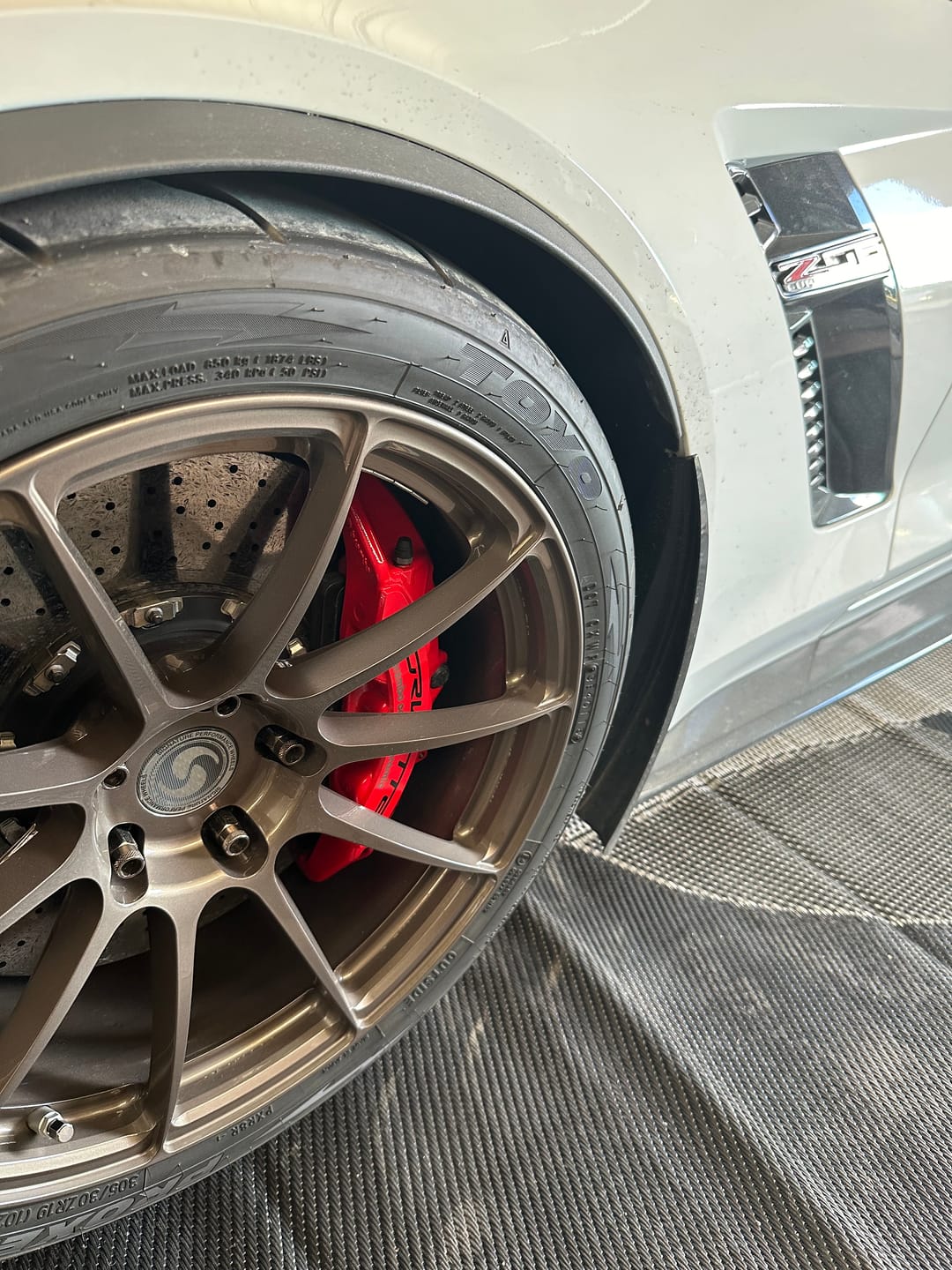 Customer photo review of Chevrolet Corvette C7 Extended Front Splash Guards