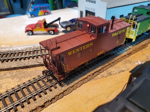 Customer photo review of Athearn Genesis ATHG79140 HO ICC Caboose CA-9 w/Lights, WP #490