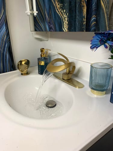 Customer photo review of Odda - Modern Waterfall Bathroom Sink Faucet Single Hole Single Lever