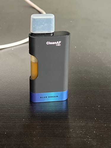 Customer photo review of 2 Gram Full Spectrum CBD Vape Pen - Blue Dream [Sativa]