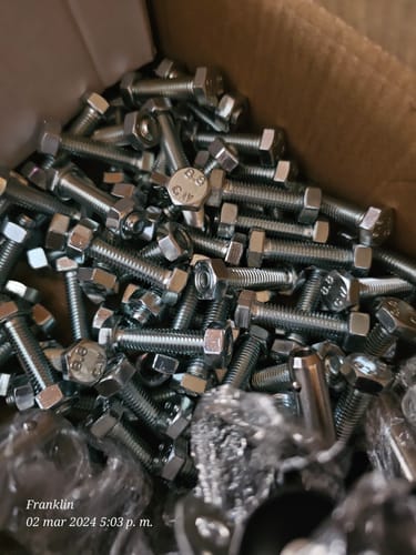 Customer photo review of Caja de 25 tornillos de rosca de acero de M8 x 35mm con tuerca incluida