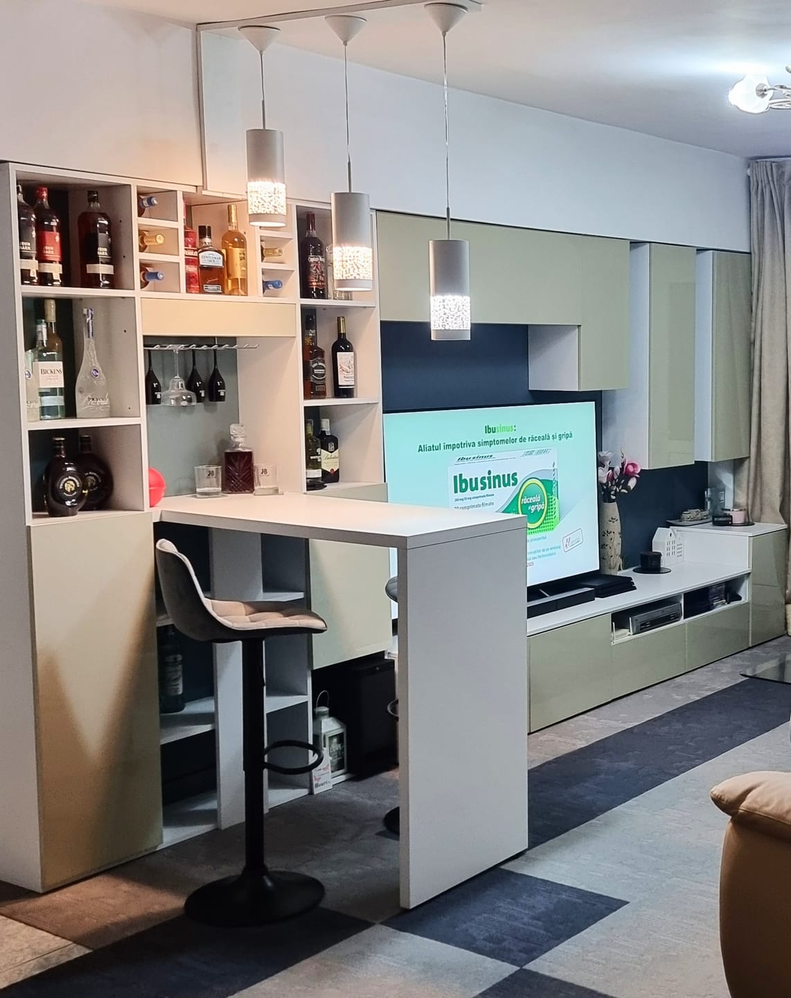 Customer photo review of Scaun bar H95, gri/gri inchis, stofa/otel, 43x44x84/106 cm