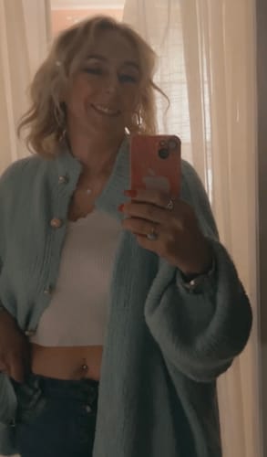 Customer photo review of Danielle Strickjacke - Hellblau