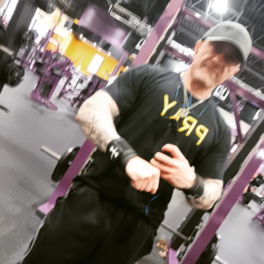 Customer photo review of HolStrength Wrist Wraps 18"