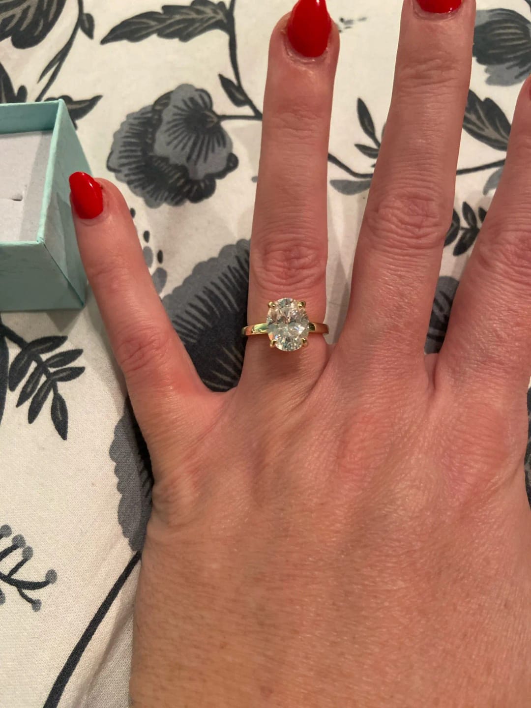Customer photo review of Anel Solitário Moissanite