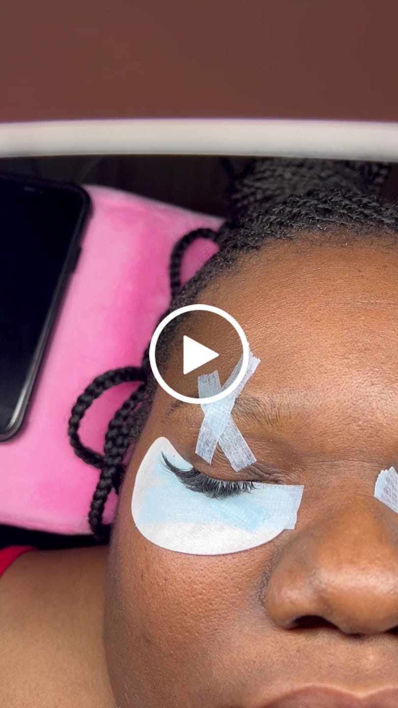 Customer video review of 7D Spike Fan Lashes
