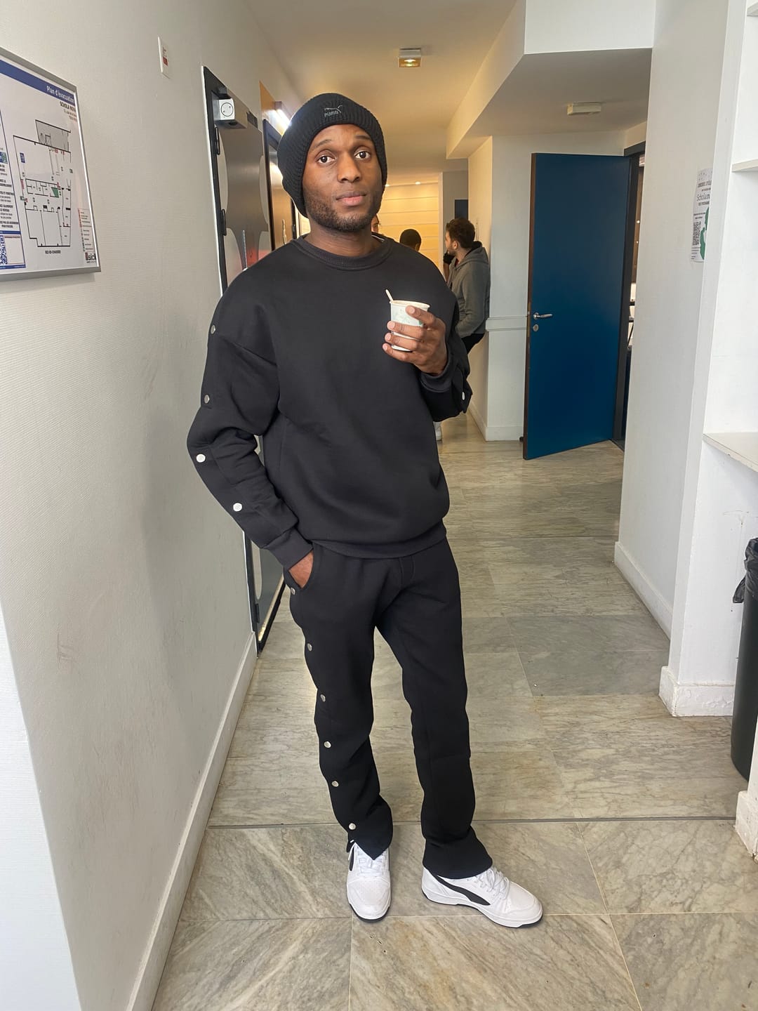 Customer photo review of ENSEMBLE SWEAT ET PANTALON NOIR