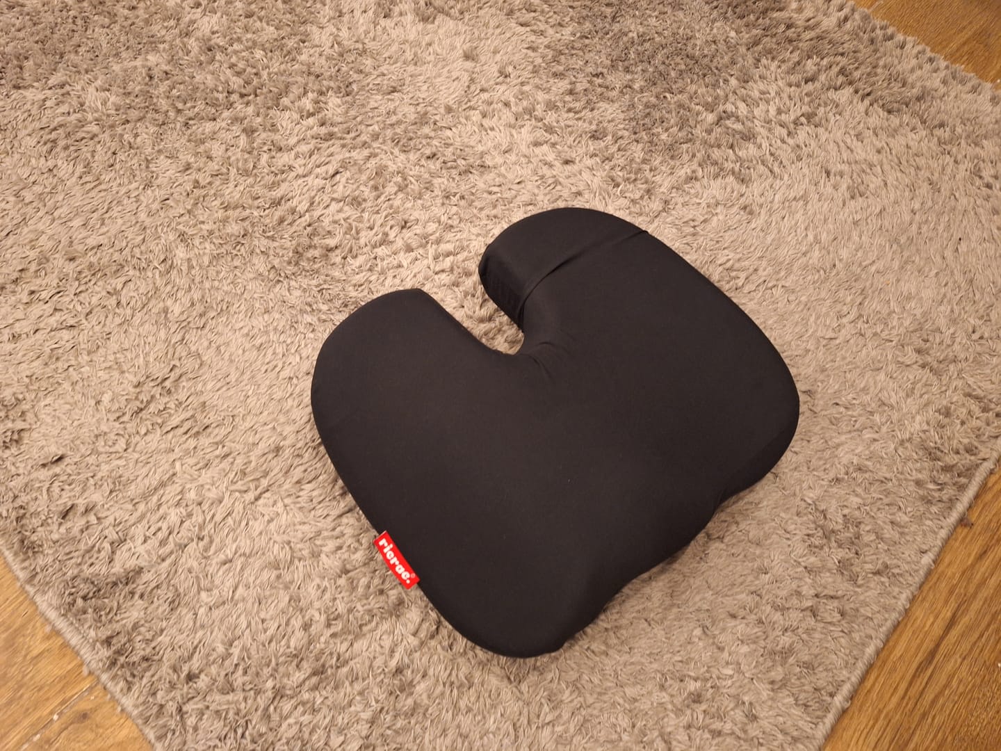 Customer photo review of Rab- Memory Foam Portable Tailbone Cushion