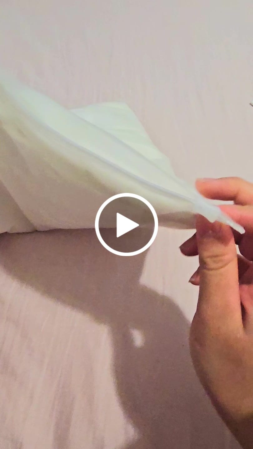 Customer video review of Aisha Abaya + Hijab - White
