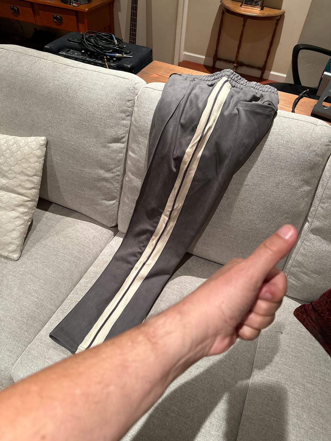Customer photo review of Sutorai Loose Pants